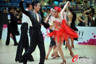 �˿�������ҩˮ��Ƶ����̨�۲죺�����º�۵��ط�ʽ���ǽ��꾭���������...